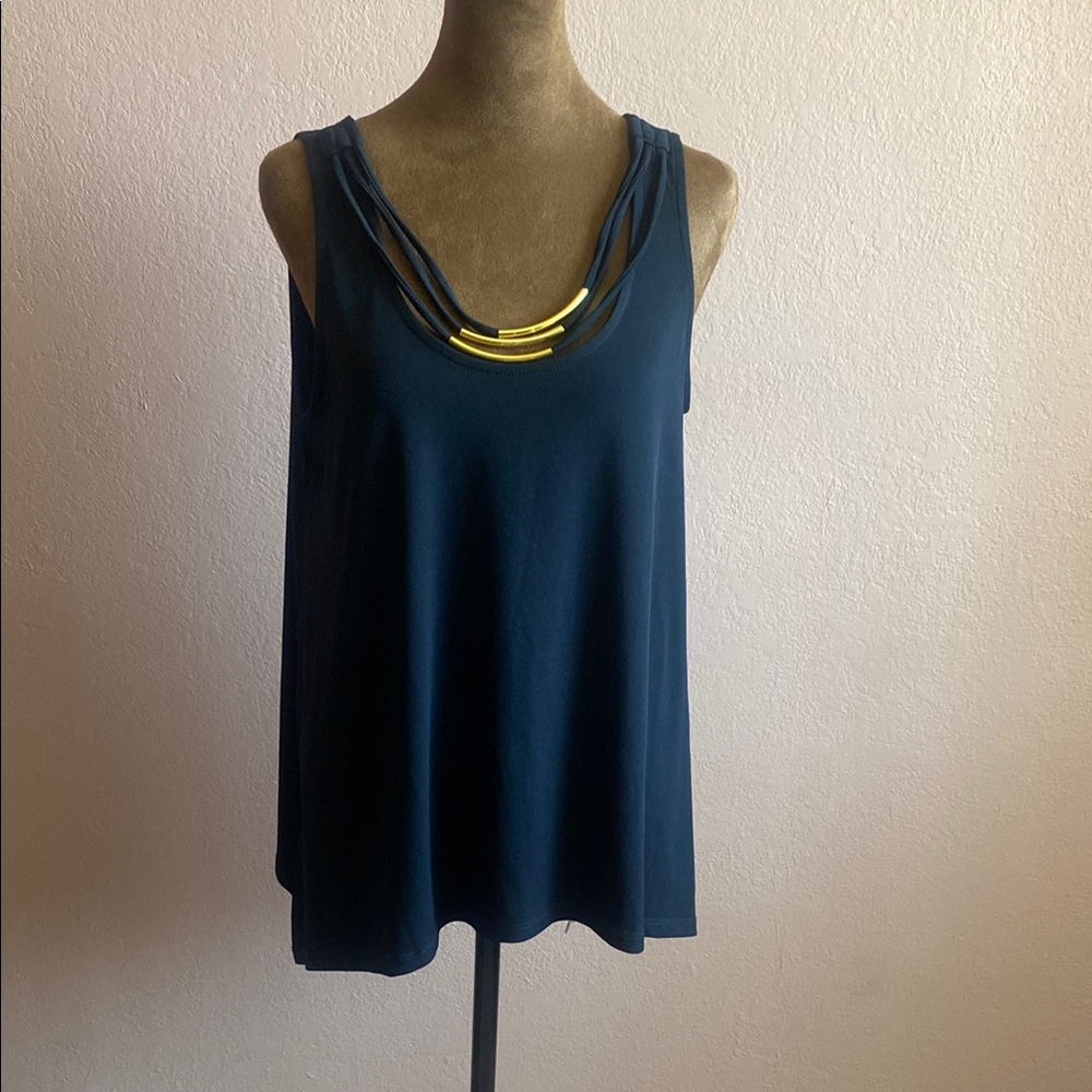 BCBG MAXAZRIAElegant black Sleeveless Top